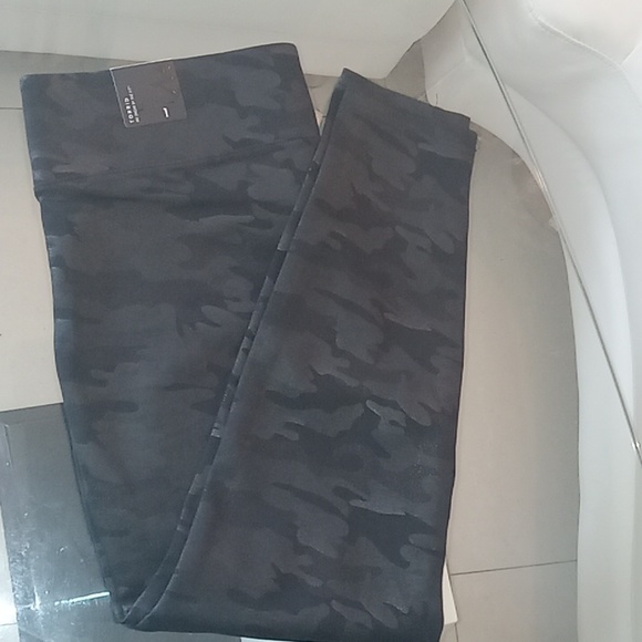 TORRID, Camo print high waist leggings - Picture 8 of 8